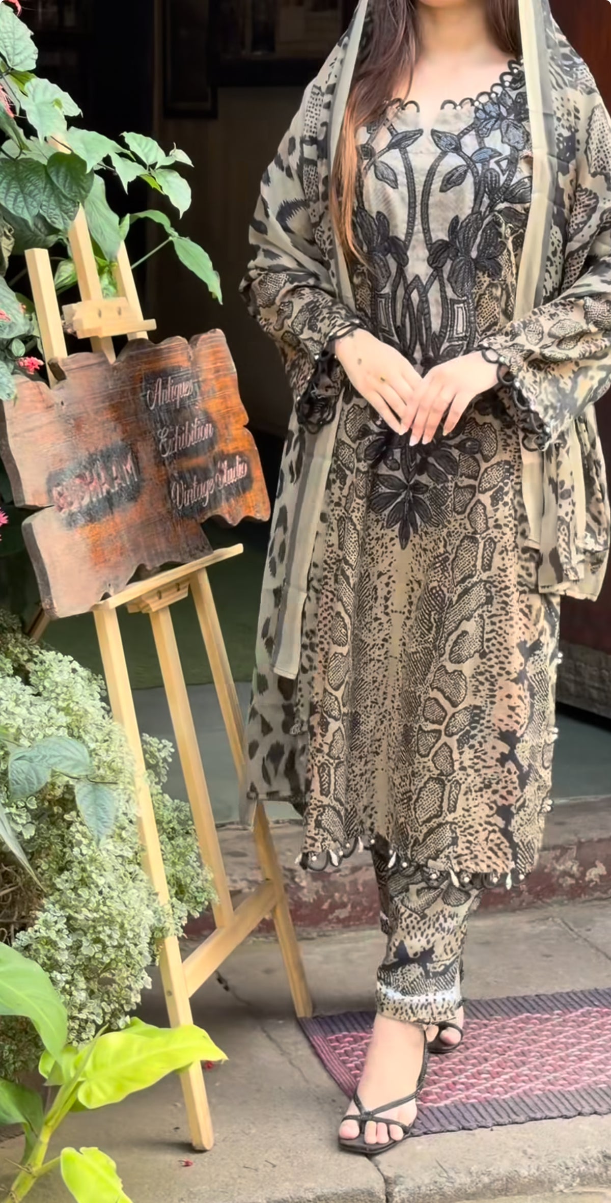 Floral Printed Ethnic Pak-Suit ft. Chiffon/Cotton Dupatta-1401