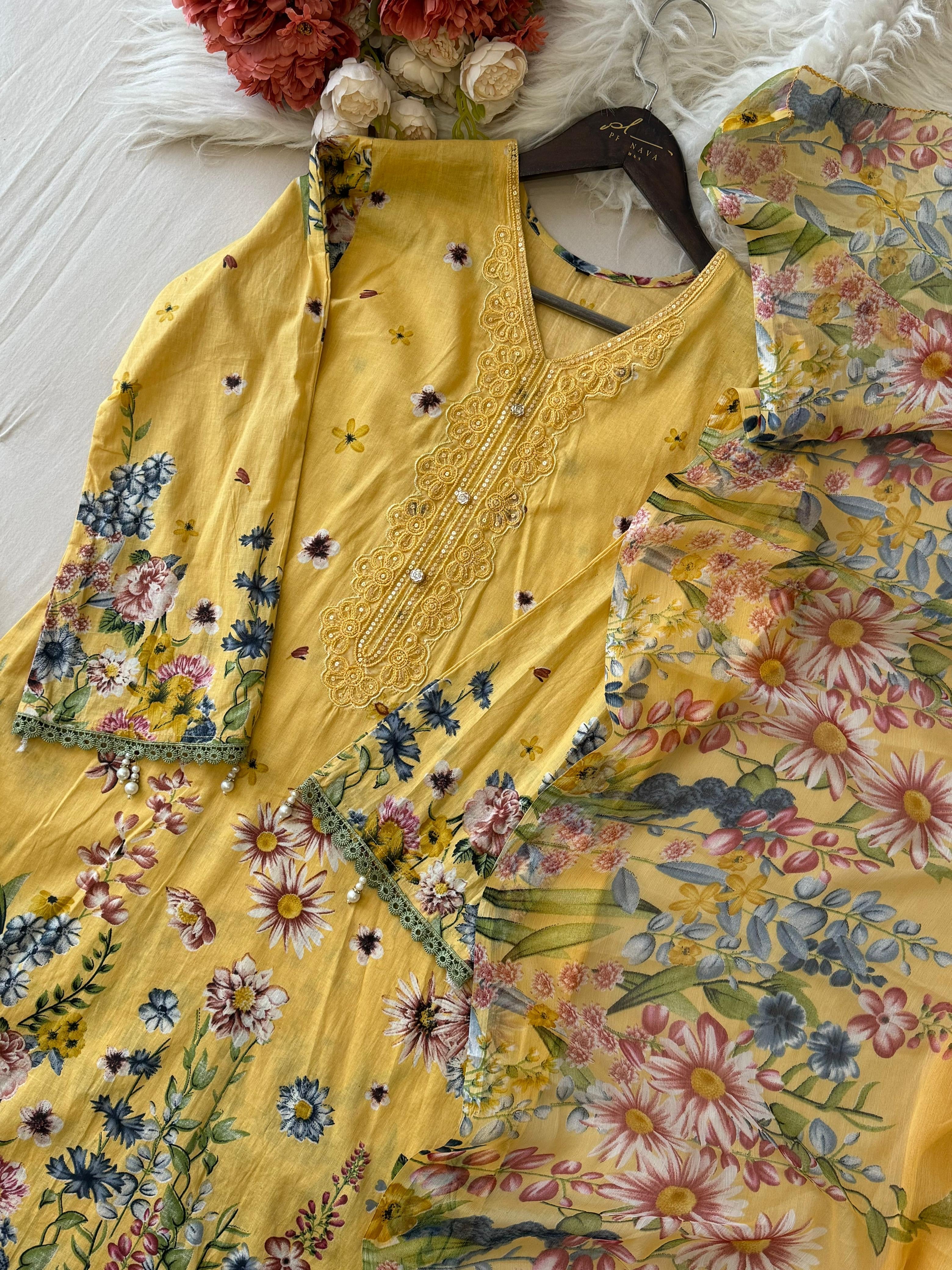 Cotton casual suit with pure chiffon dupatta 1353B - Pehnava Lawns