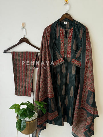 Classic Work Print Suit-No.11/3 - Pehnava Lawns