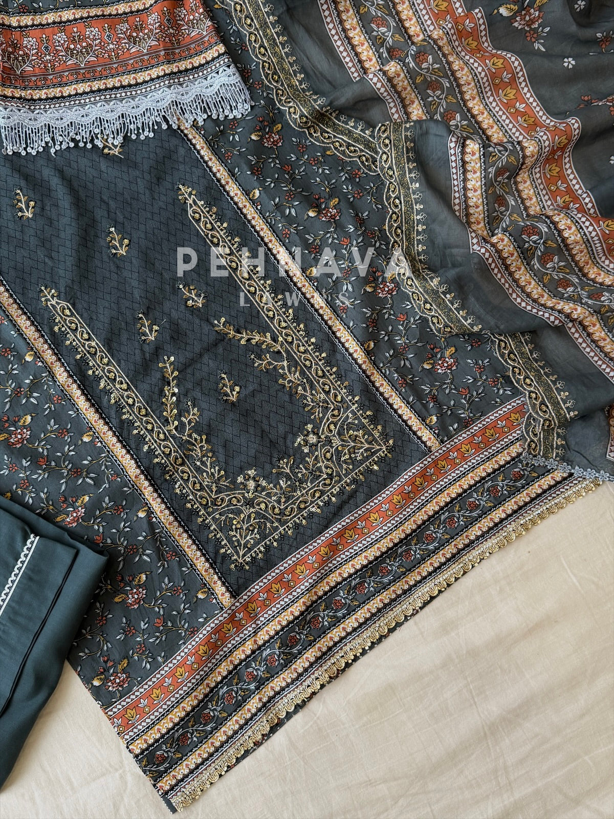 Signature Embroidered lawn Unstitched Suit 3651