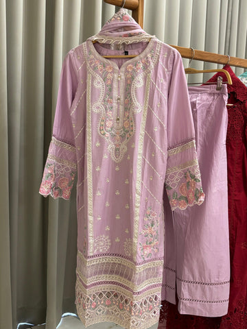 Luxurious Trendy Pure lawn Suit-0930
