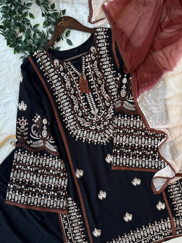 Trendy Black & White Farshi Salwar