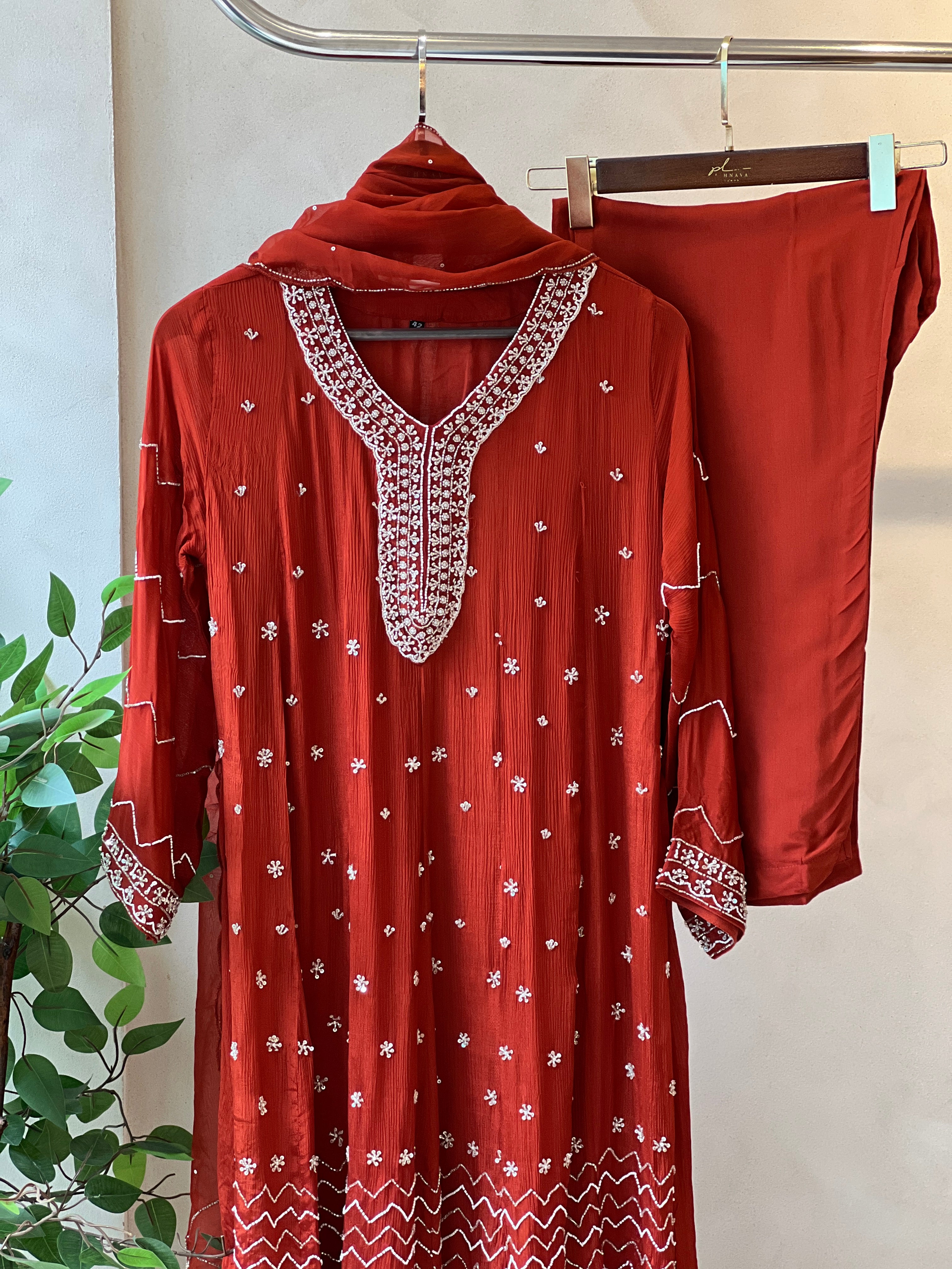 Scalloped Handwork Suit Set