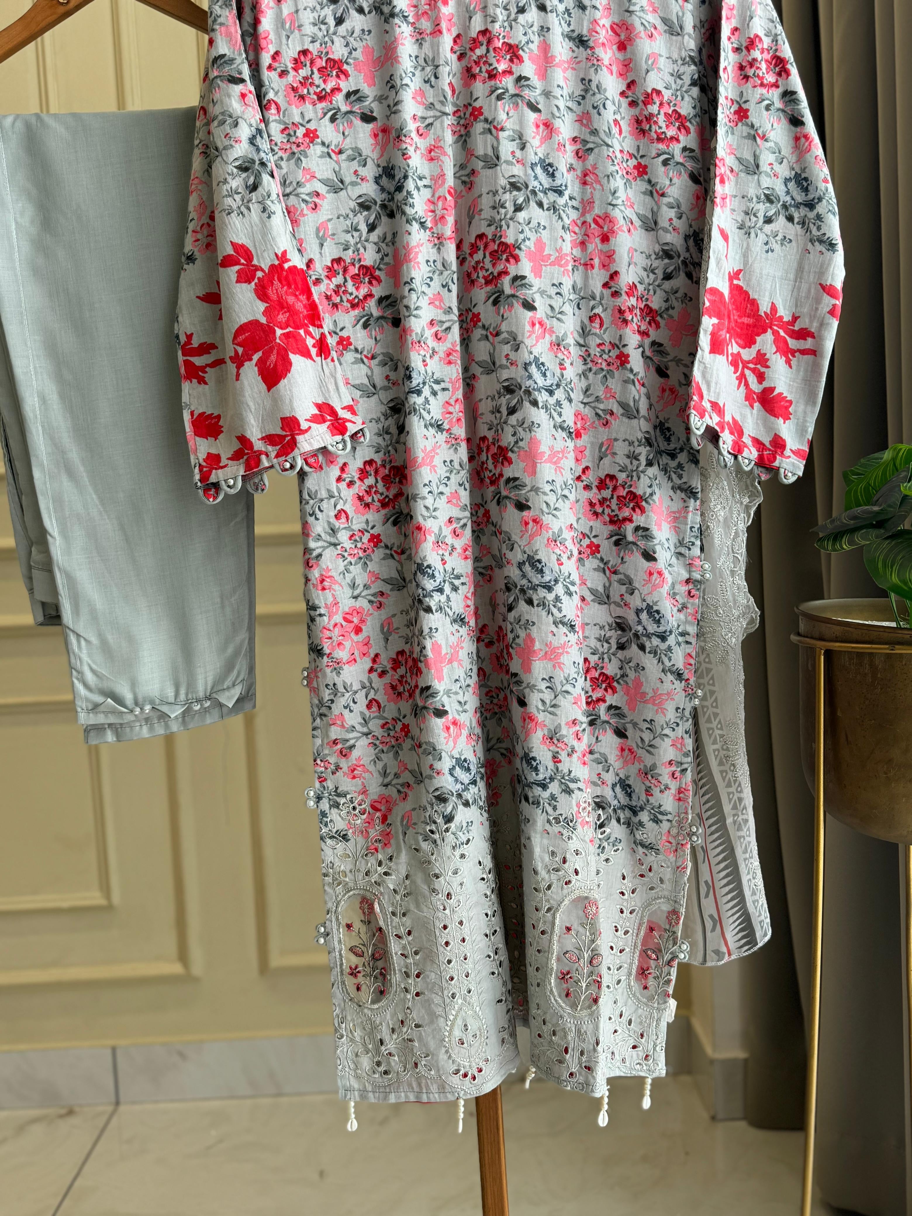 Floral Patterned Ready to Wear Suit-006