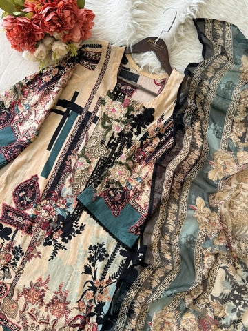 Solitaire printed offwhite suit 2172 - Pehnava Lawns