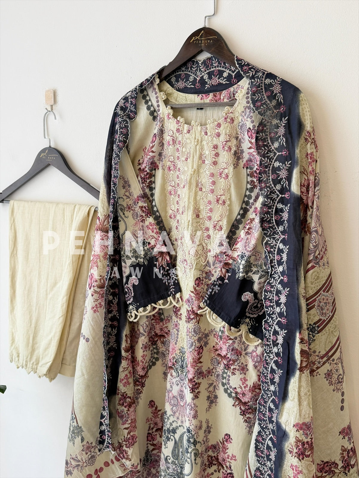 Signature stitched Suit-402