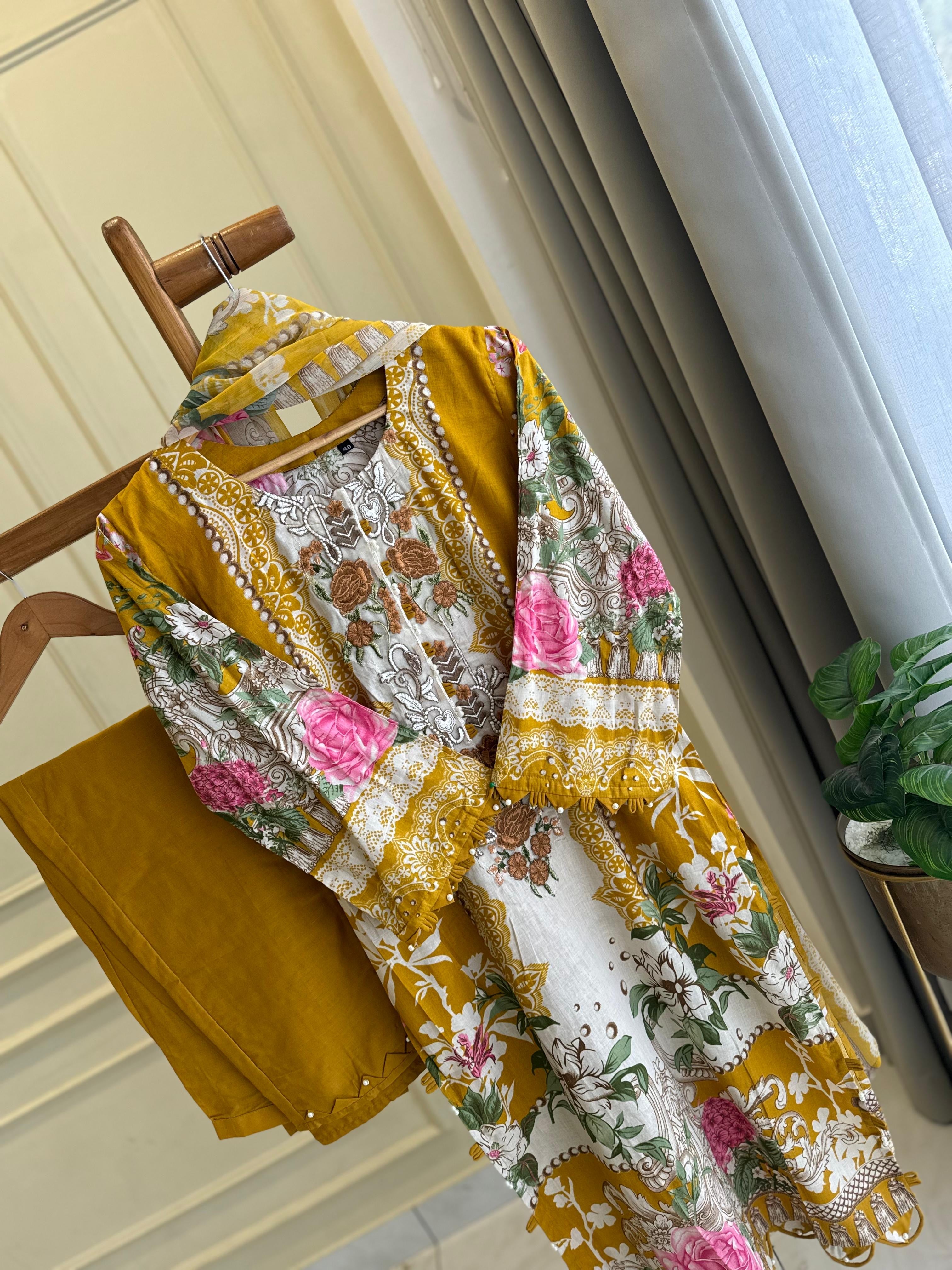Yellow Printed Modern Pakistani Suit-4