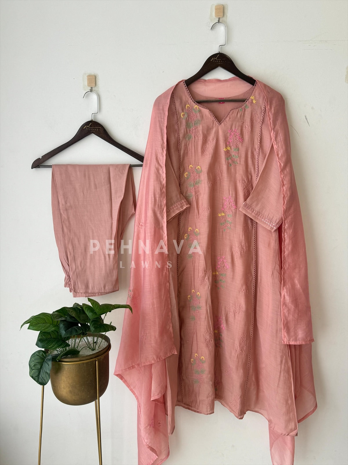 Floral Chanderi Ethnic Suit-3526 - Pehnava Lawns