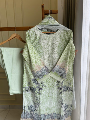 Embroidered Floral Pakistani Suit-2