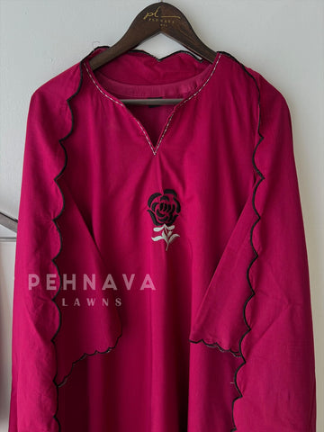 Rose Motif Scallop Kurta Suit