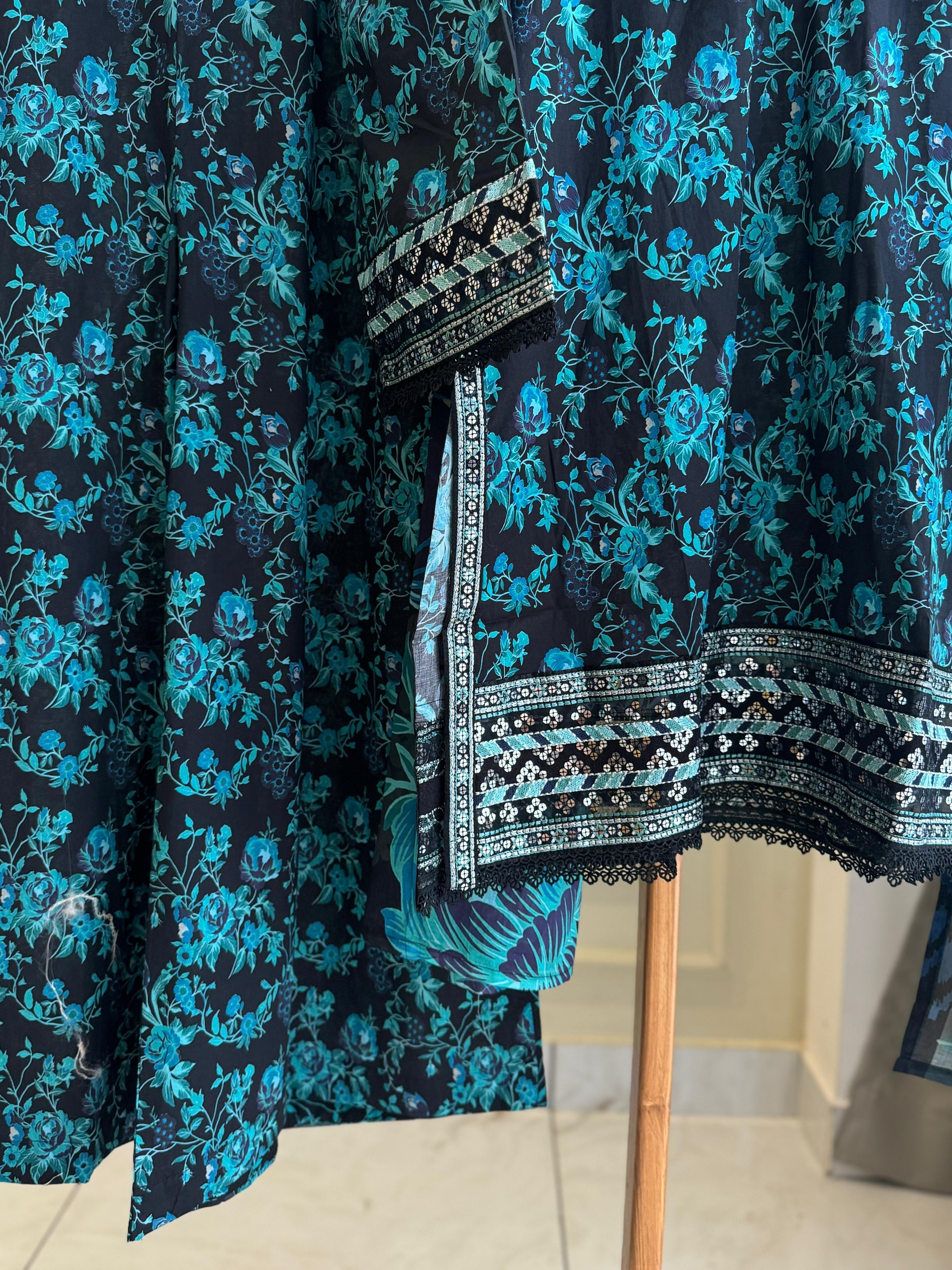 Premium Hand Embroidery Lawn Suit-2