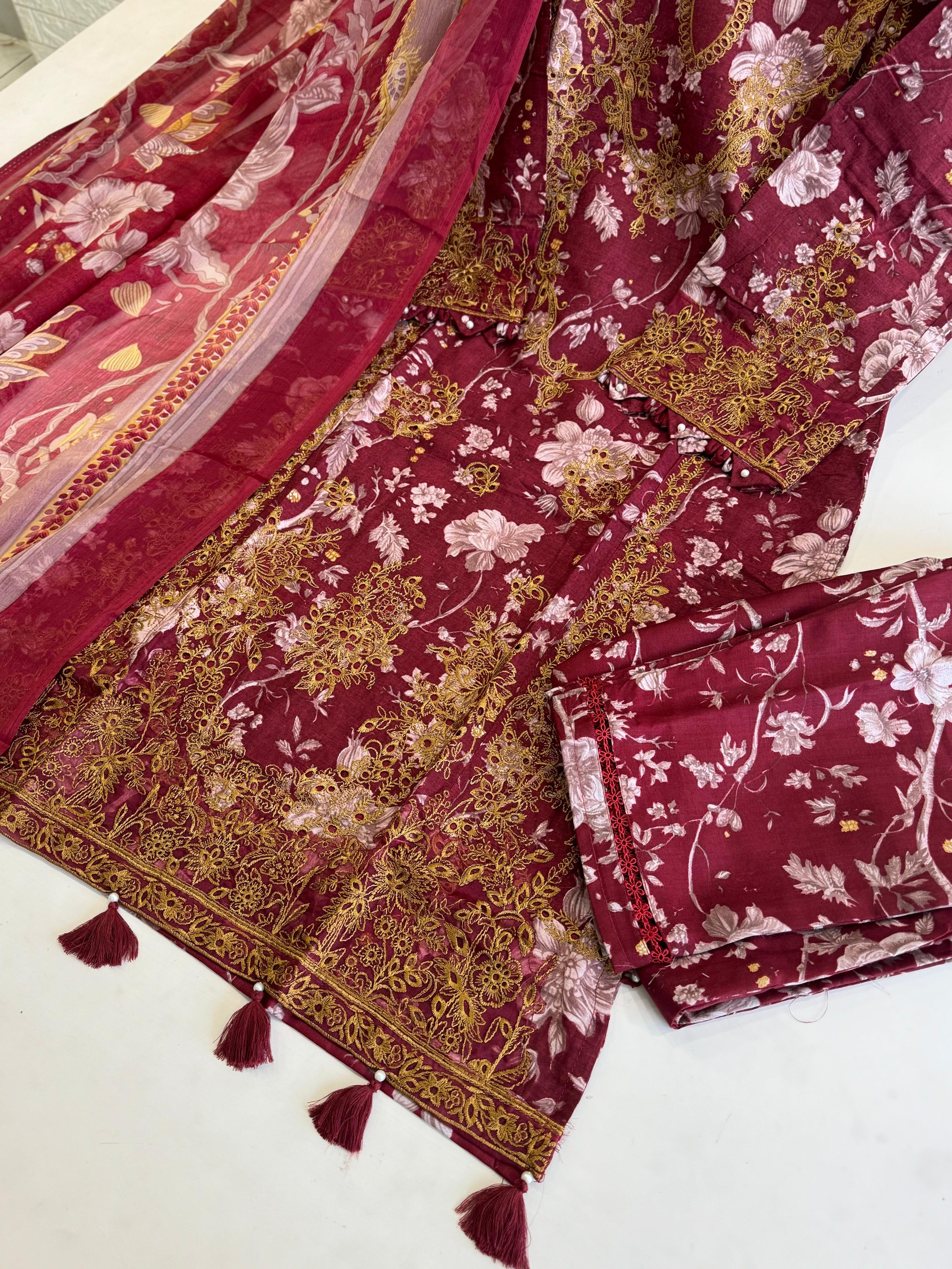 Traditional Embroidery Detailed Suit-6 - Pehnava Lawns