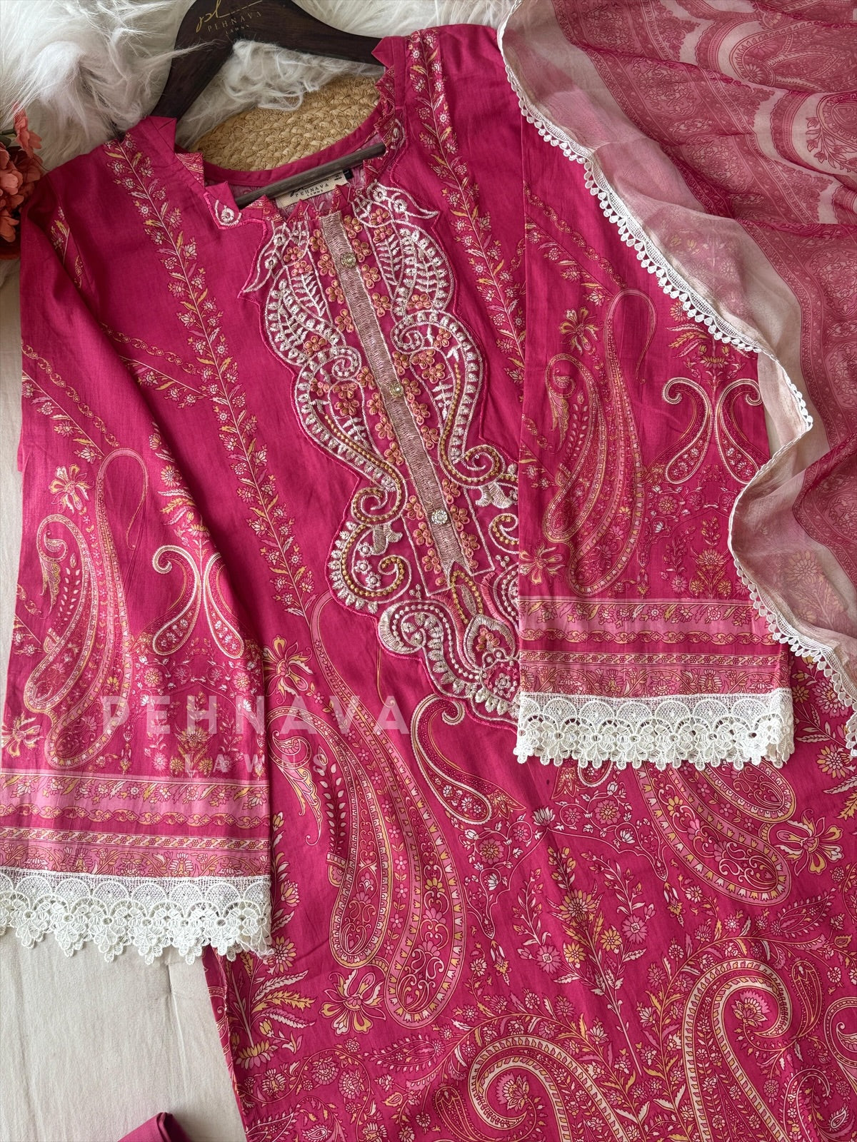 Pink Lace Suit Set-AZ-1276-B - Pehnava Lawns