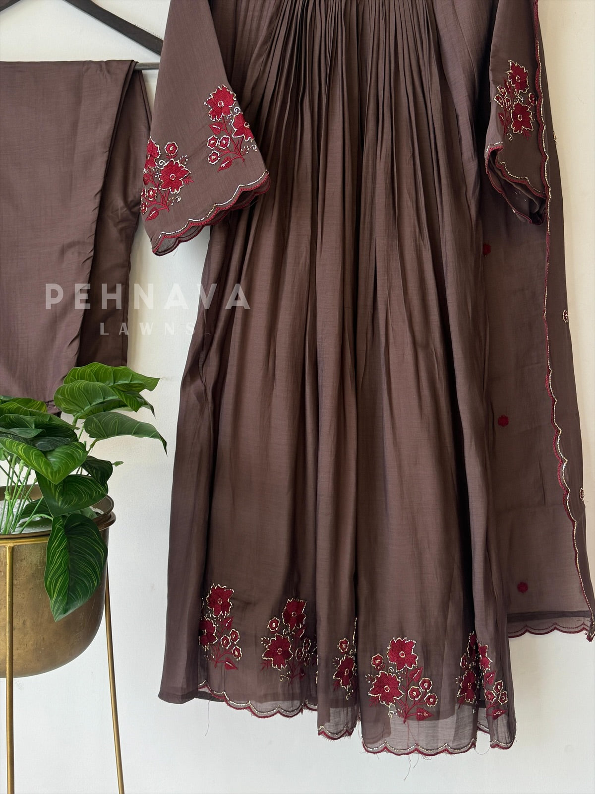 Handworked pleated suit [6-8 Days Dispatching Time] - Pehnava Lawns