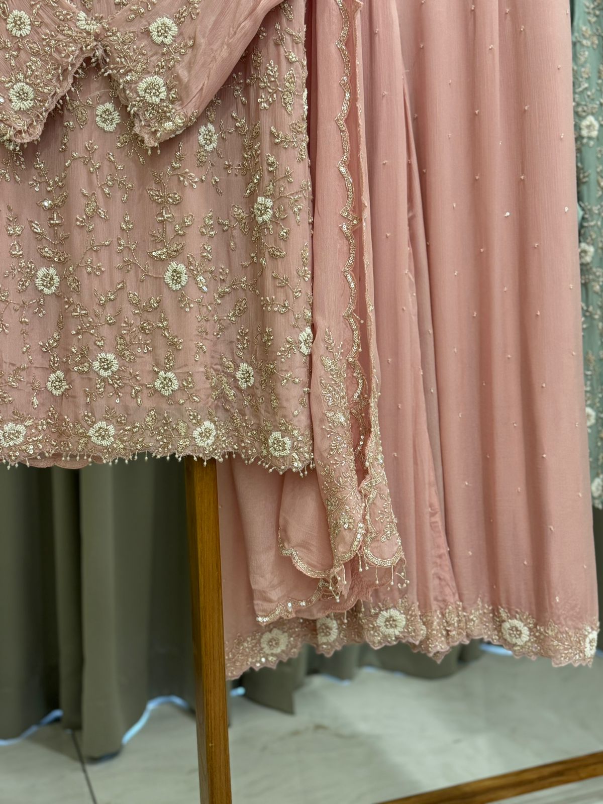 Heavy Handworked suit with sharara-9067