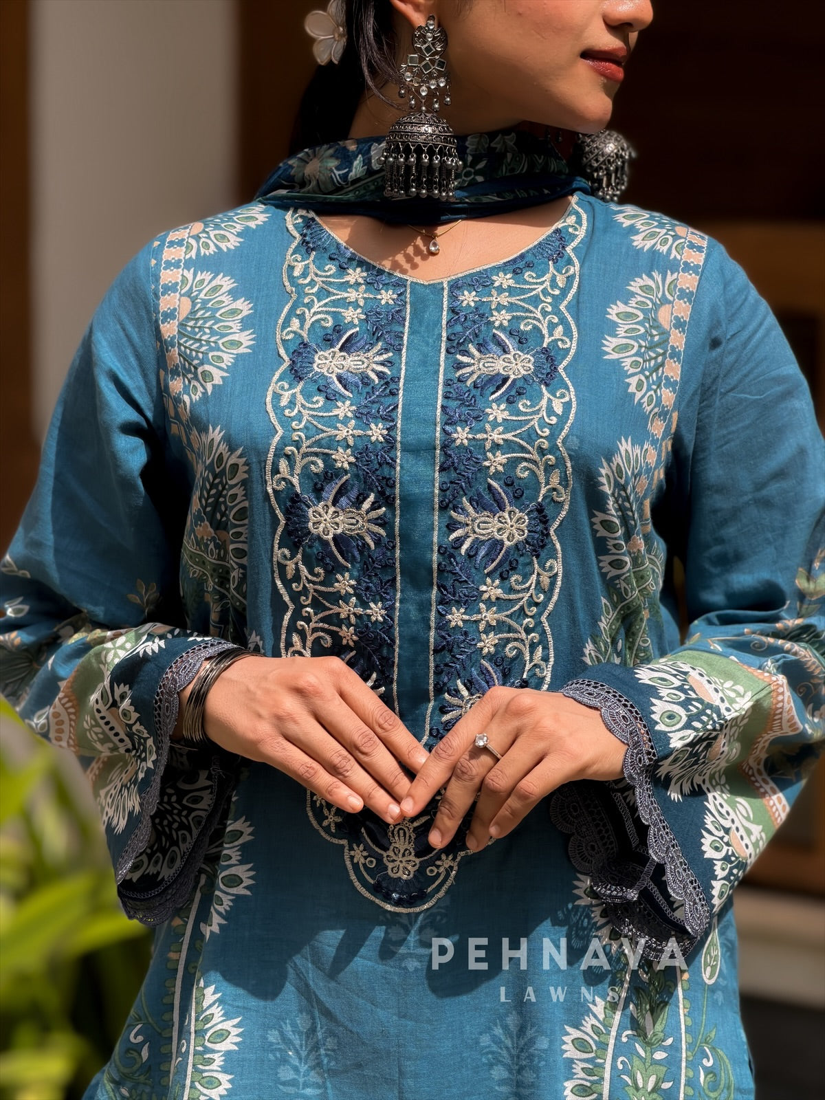Signature Embroidered lawn Unstitched Suit 1555