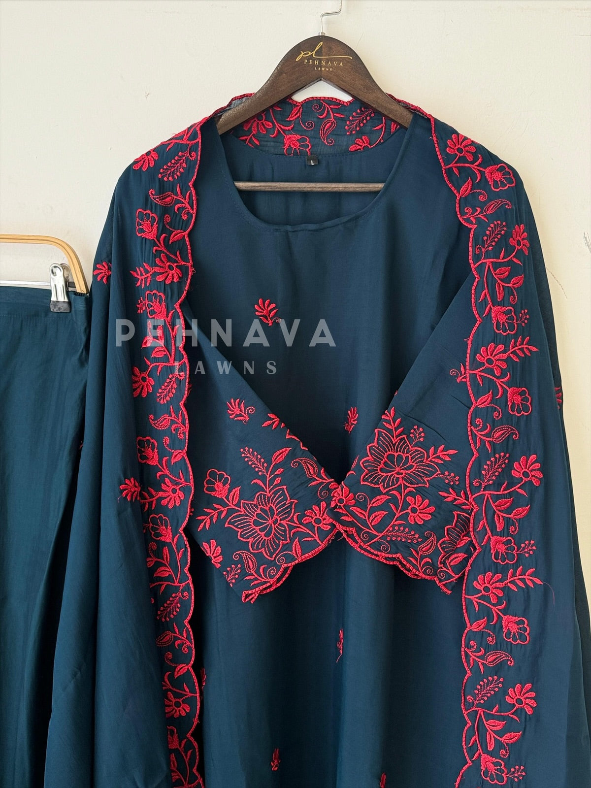 Chanderi Floral Threadwork Suit- 3013 - Pehnava Lawns