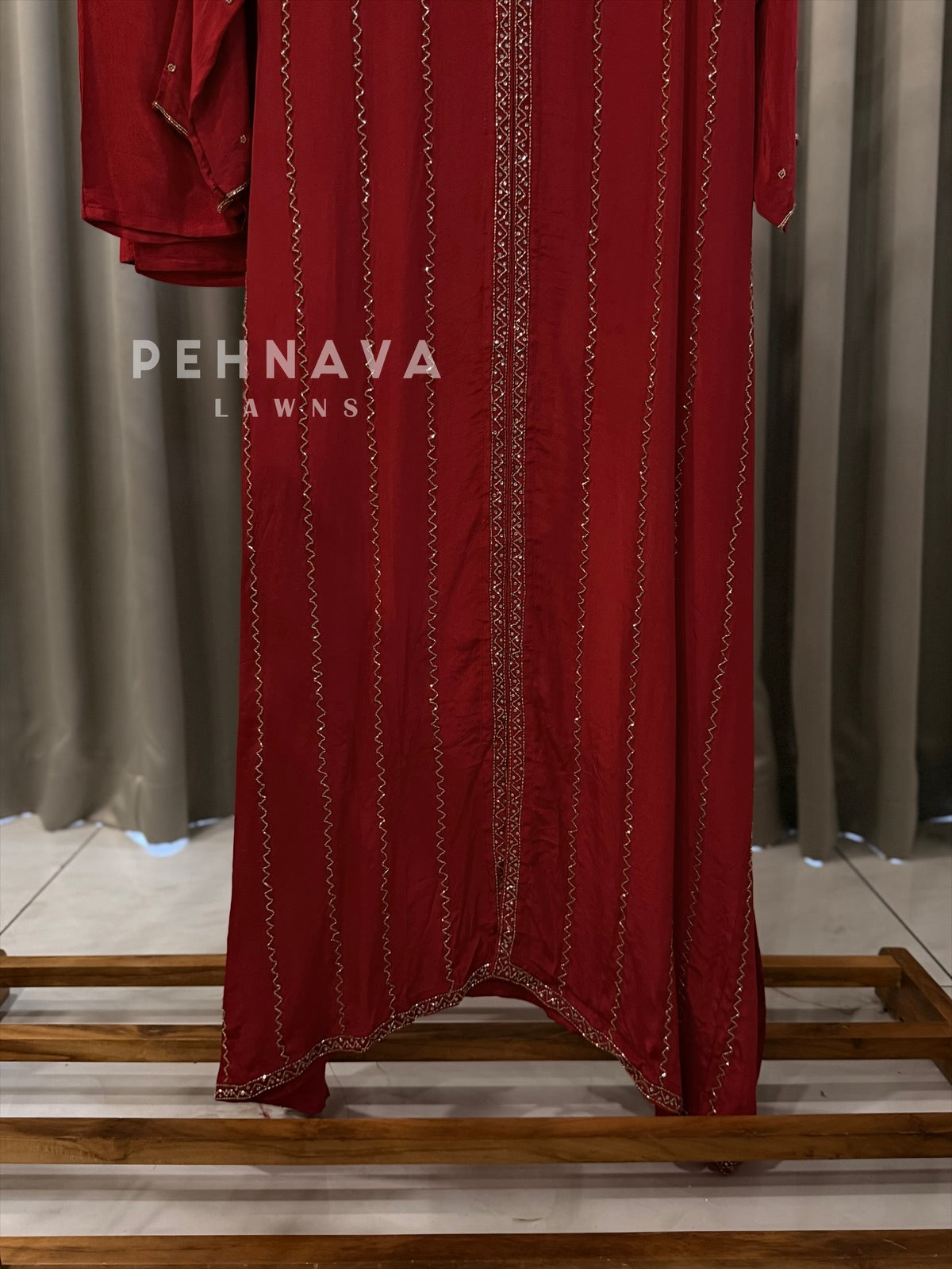 Premium Crepe Zigzag Ensemble - Pehnava Lawns
