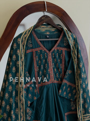 Printed Yoke Panel Suit Set 204