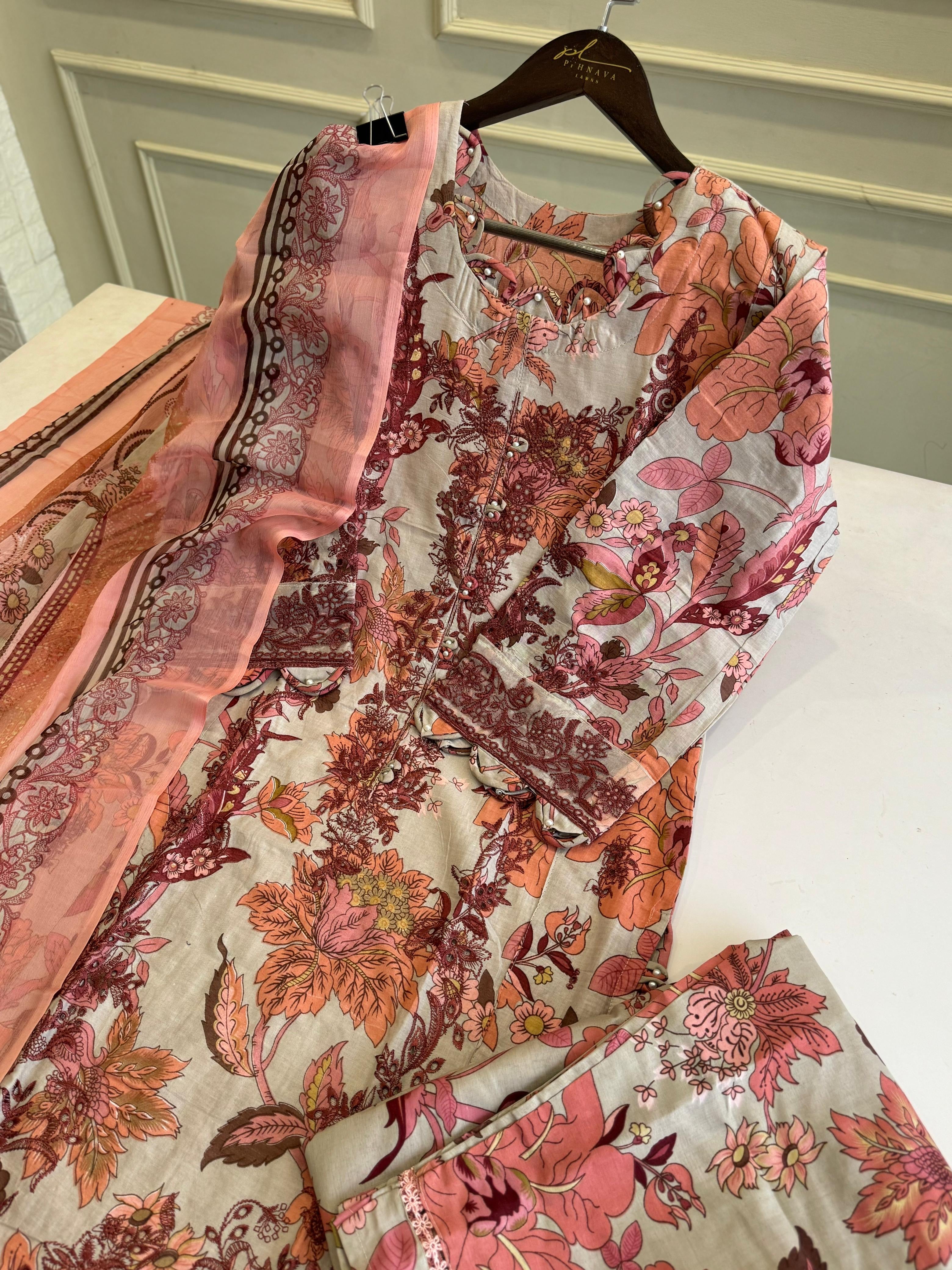 Traditional Embroidery Detailed Suit-5 - Pehnava Lawns