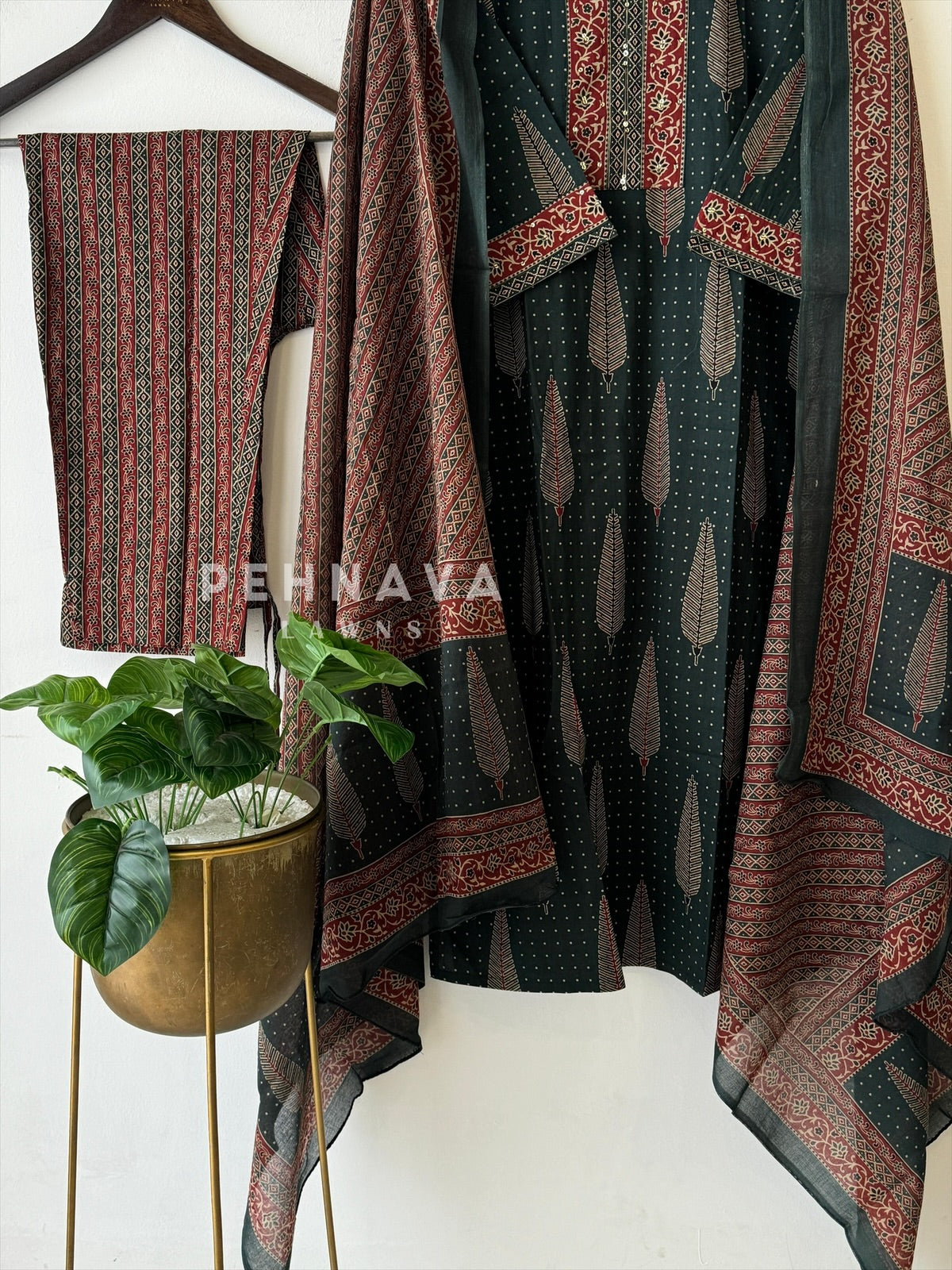 Classic Work Print Suit-No.11/3 - Pehnava Lawns