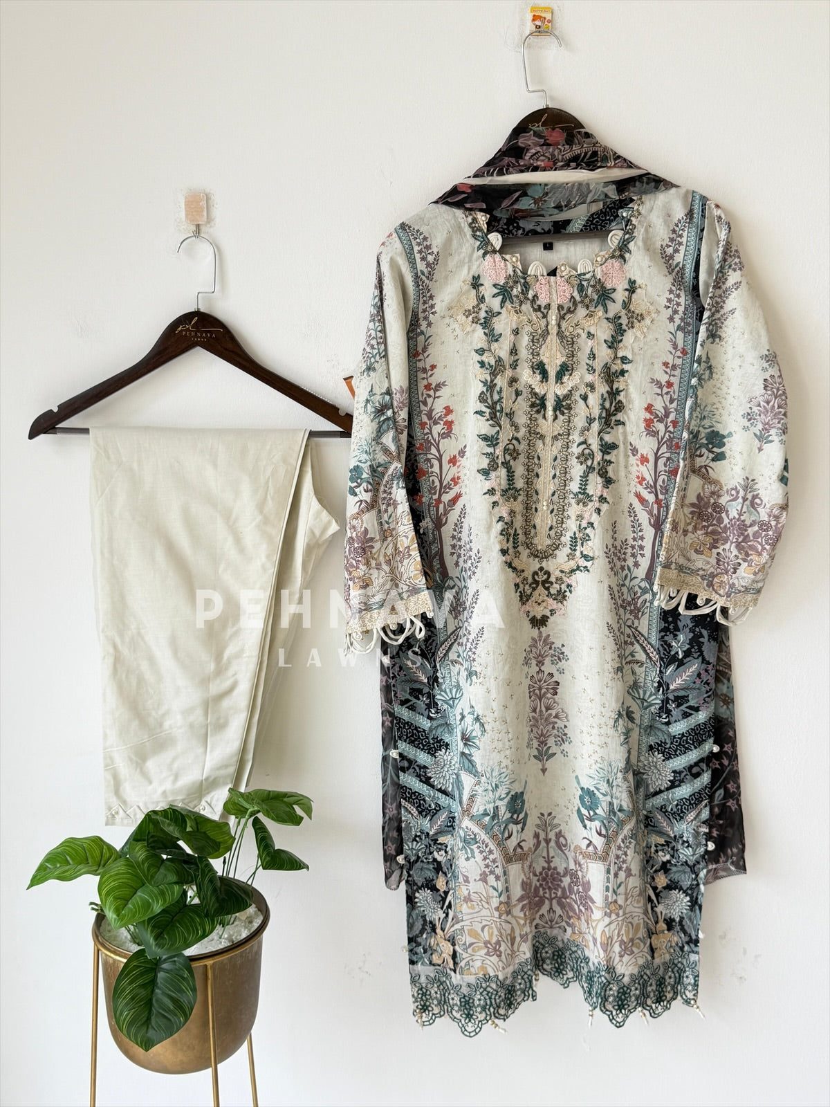 Classic Three Piece Suit-1678 - Pehnava Lawns