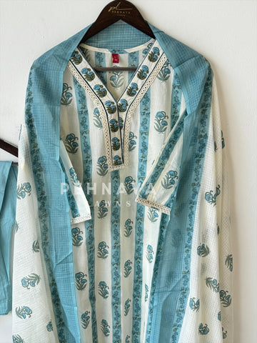 Floral Pattern Cotton Suit-4005 - Pehnava Lawns