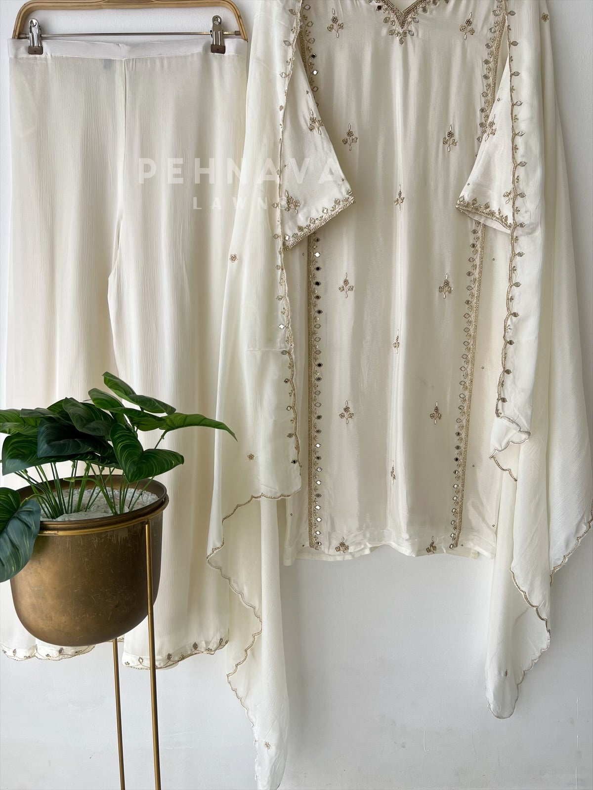 Chinnon mirror Worked Suit - Pehnava Lawns