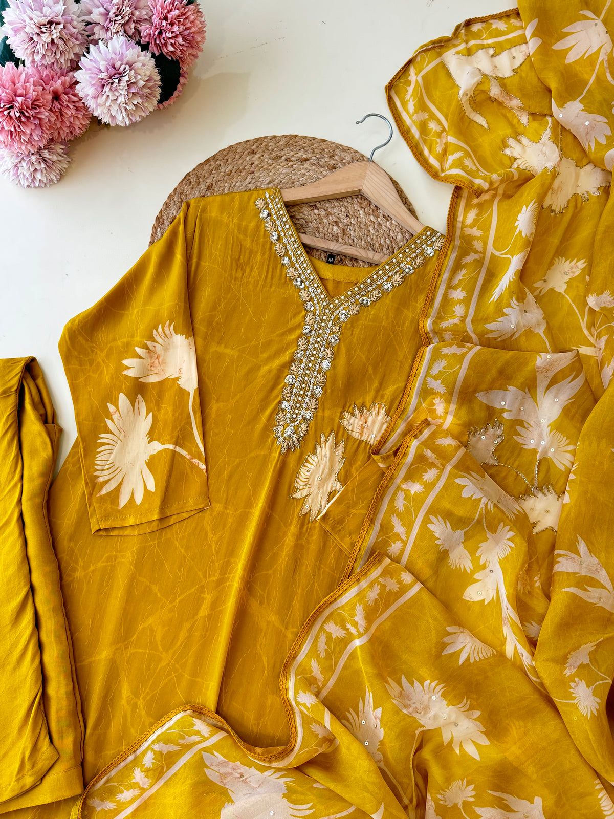 Pure crepe Suit featuring handwork detailings