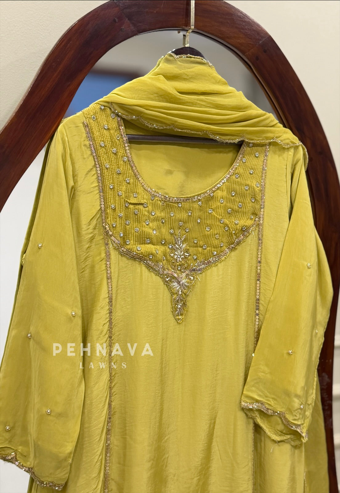 Handworked Tissue Yoke Detailed Ensemble