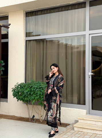 Black Lawn Suit with Printed Dupatta-Chiffon/Cotton