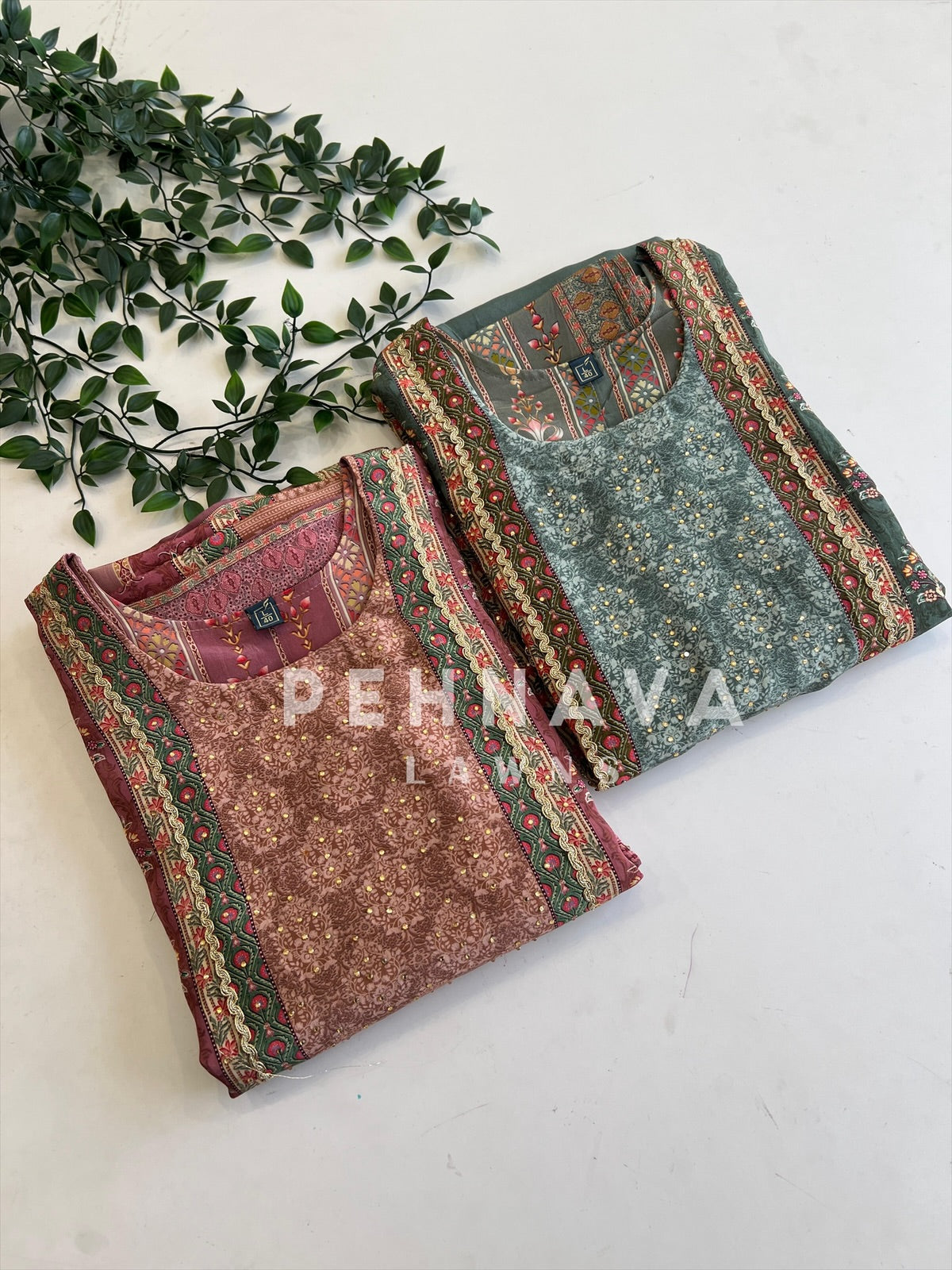Printed Crepe Suit Set - Pehnava Lawns