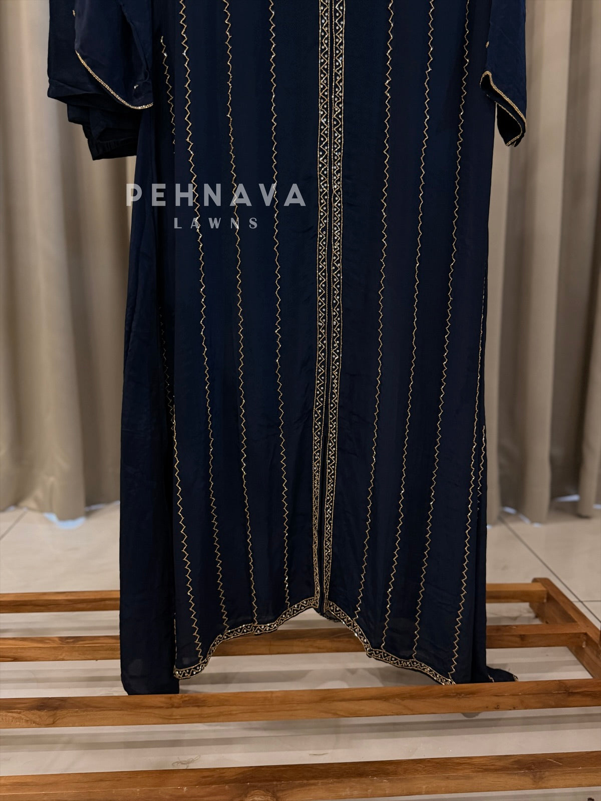 Premium Crepe Zigzag Ensemble - Pehnava Lawns