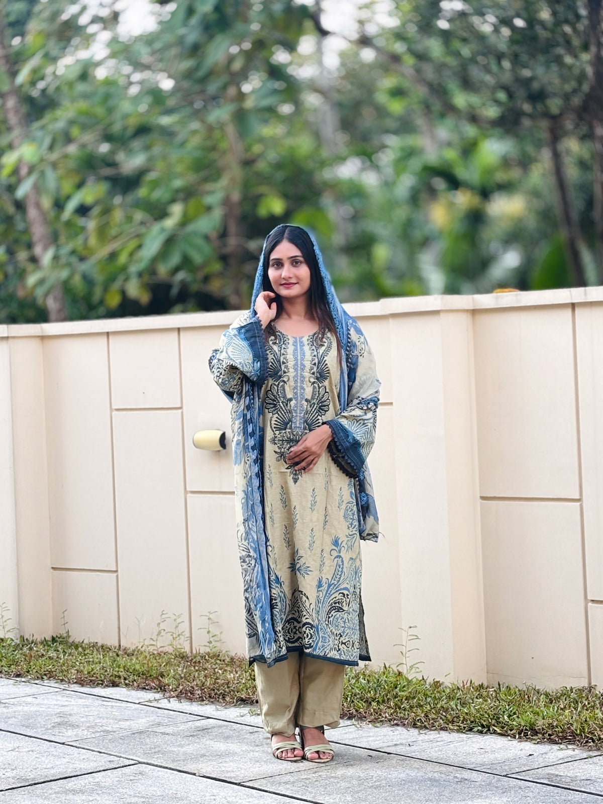 Floral Printed Unstitched suit 3971