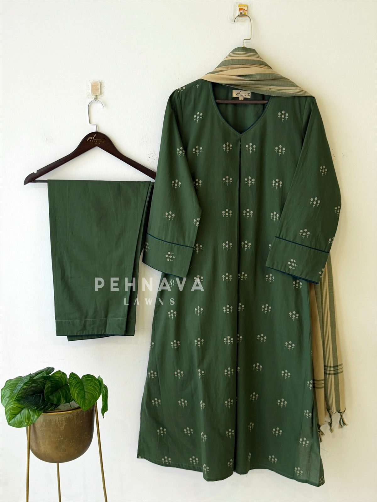 Pin-tuck Embroidered Three Piece Set 520811
