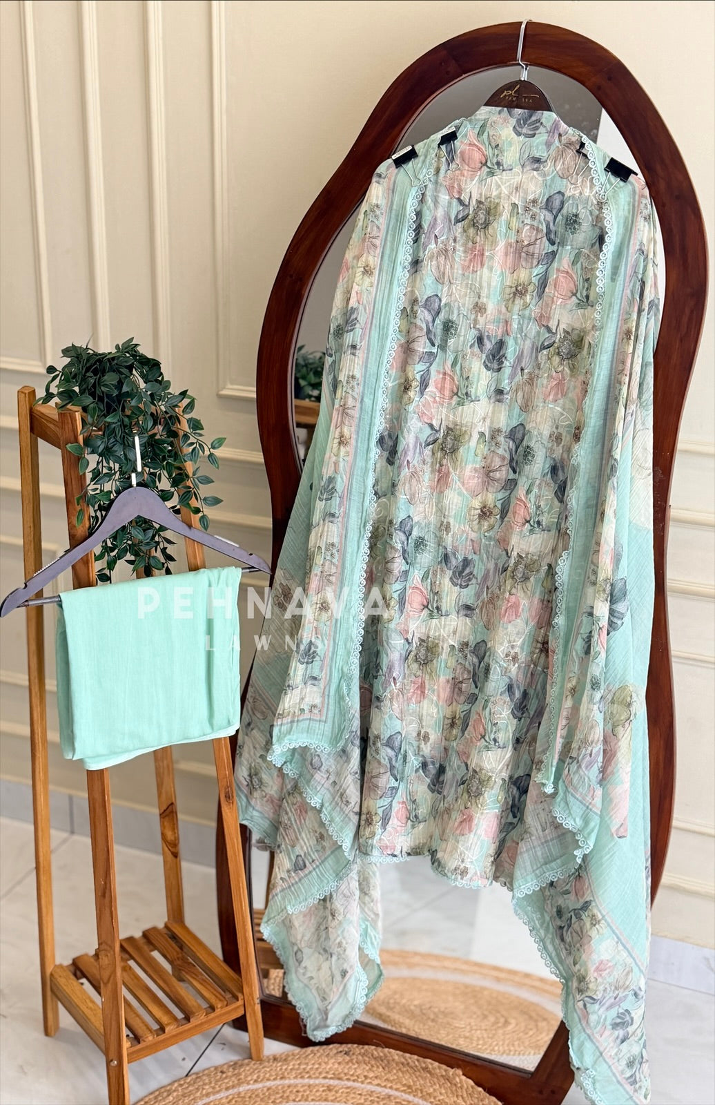 Floral Embroidered Mulchanderi Suit