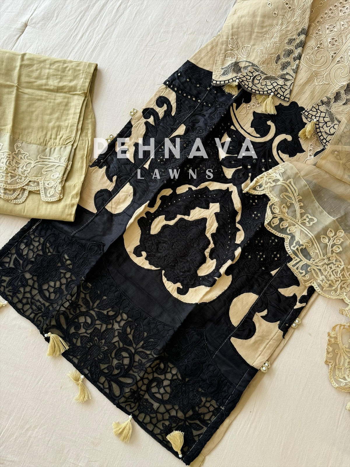 Multi Shaded Suit With Appliqué Design-1286D