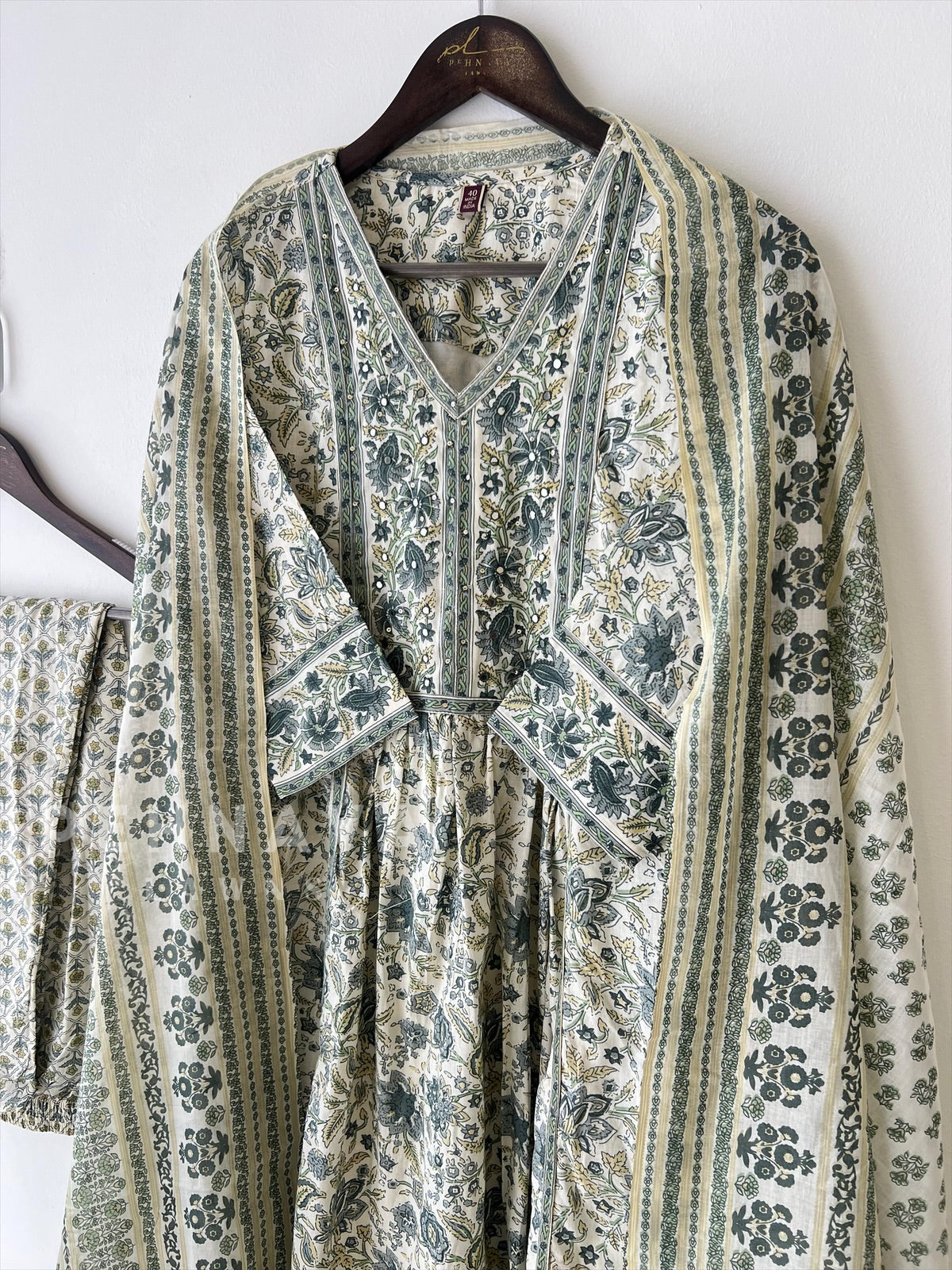 Printed Cotton Suit with Dupatta-18546 - Pehnava Lawns