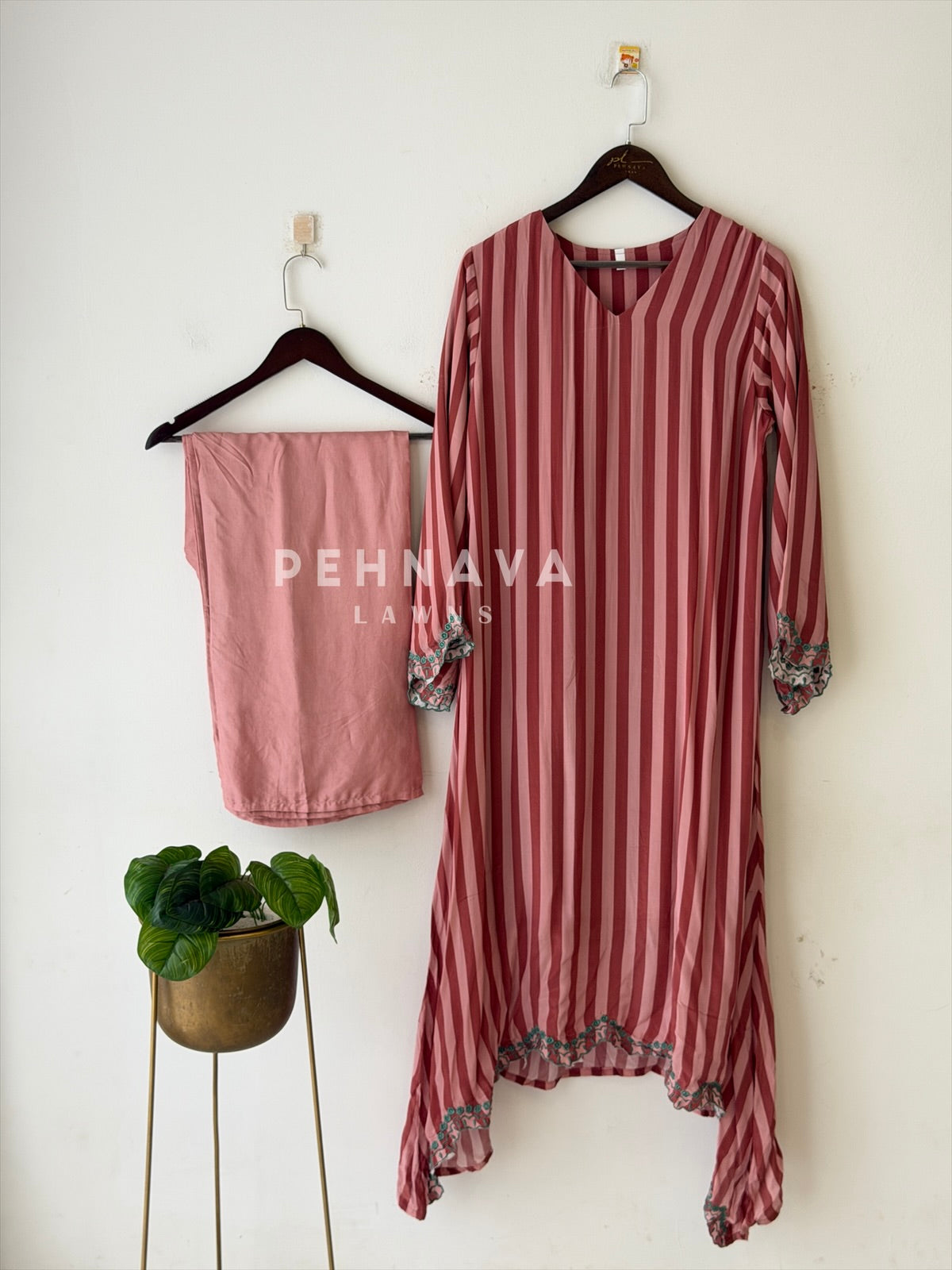Embroidered Crepe Two Piece Set-SN6109
