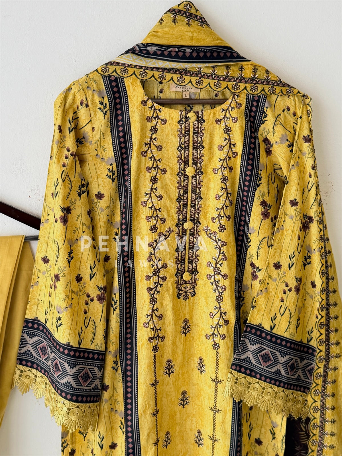 Signature Embroidered Lawn Unstitched Suit-3666