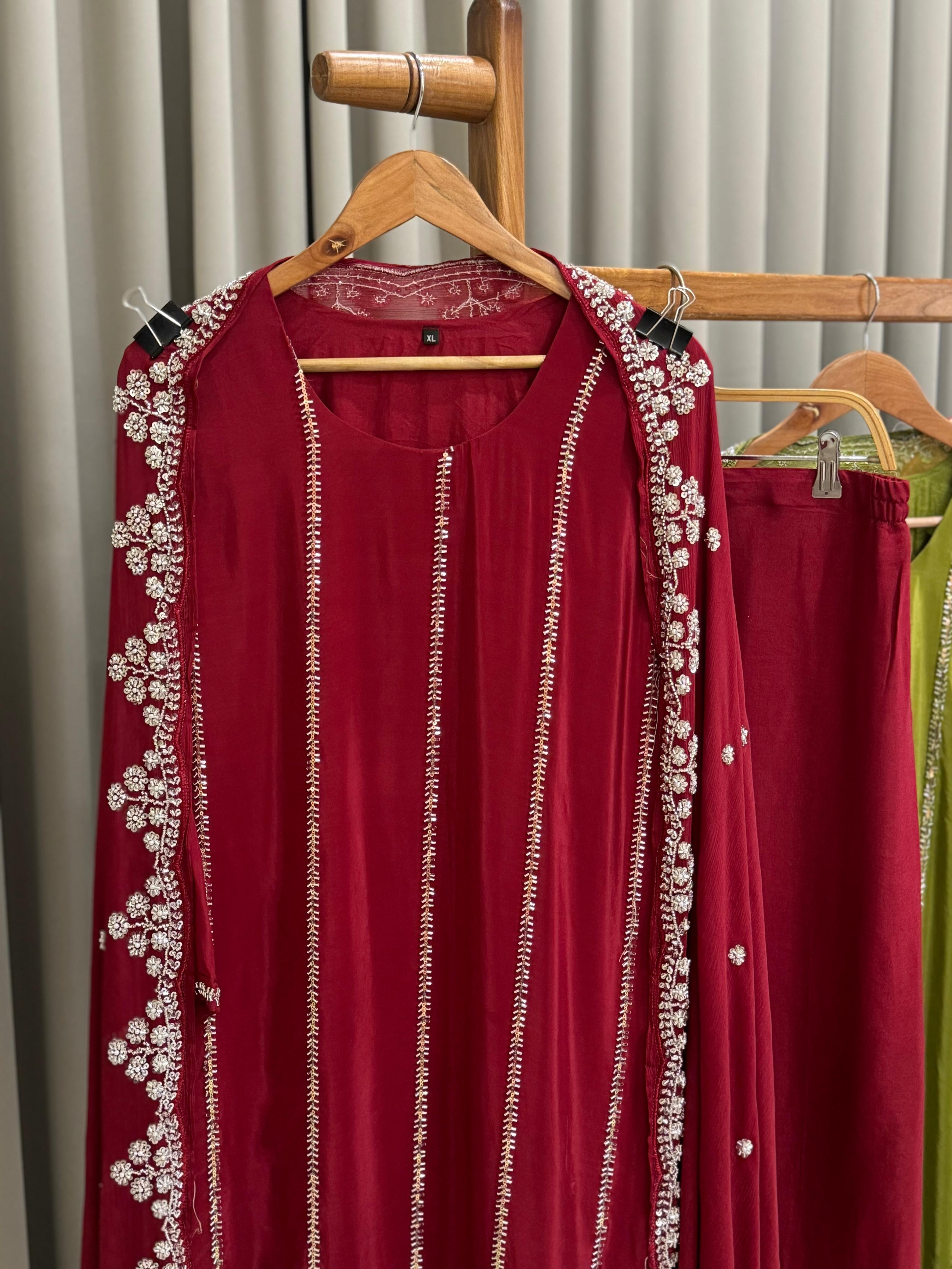 Premium Handworked Crepe Stright-cut suit-3468