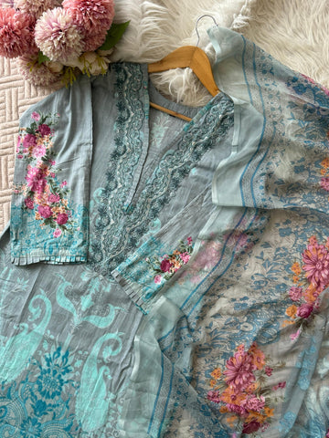 Blue Embroidery Detailed Floral Suit