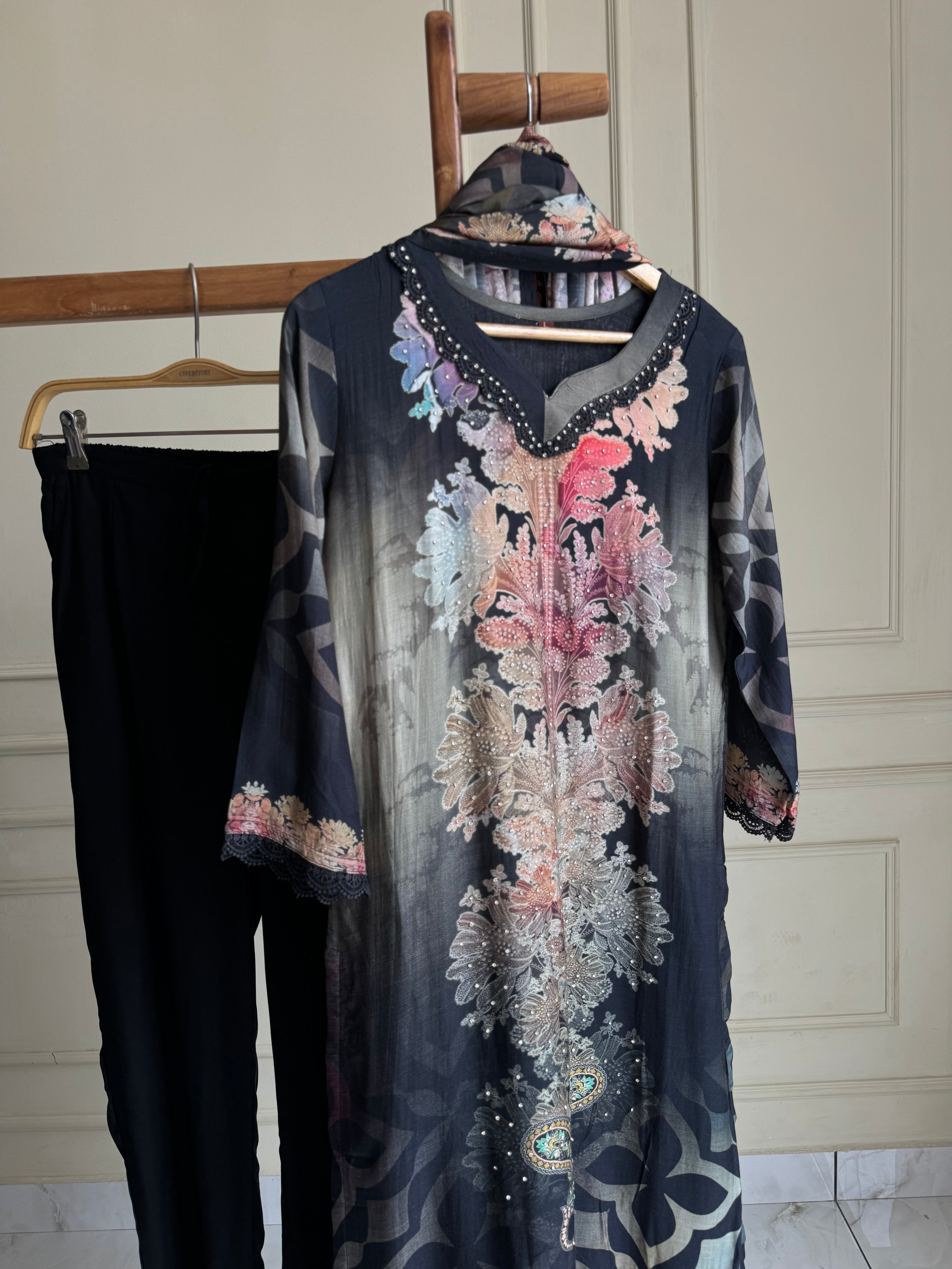 Muslin Hand detailed suit -M75