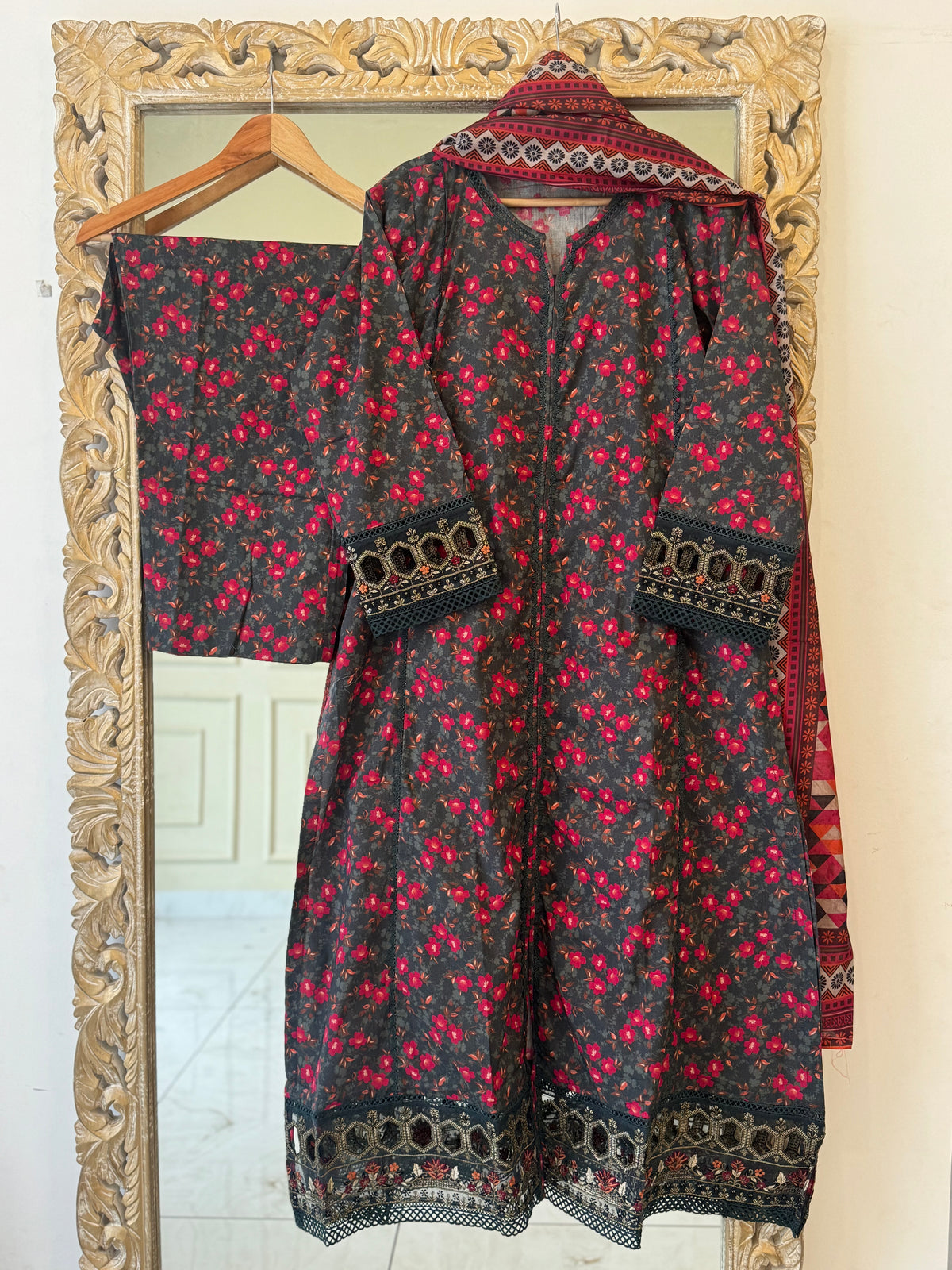 Pure Lawn Suit with embroidered patches and lace detailings-Sd5