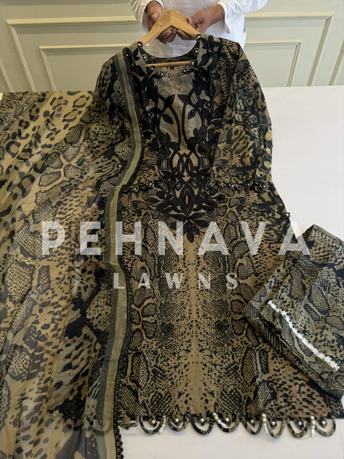 Floral Printed Ethnic Pak-Suit Ft. Chiffon/Cotton Dupatta-224