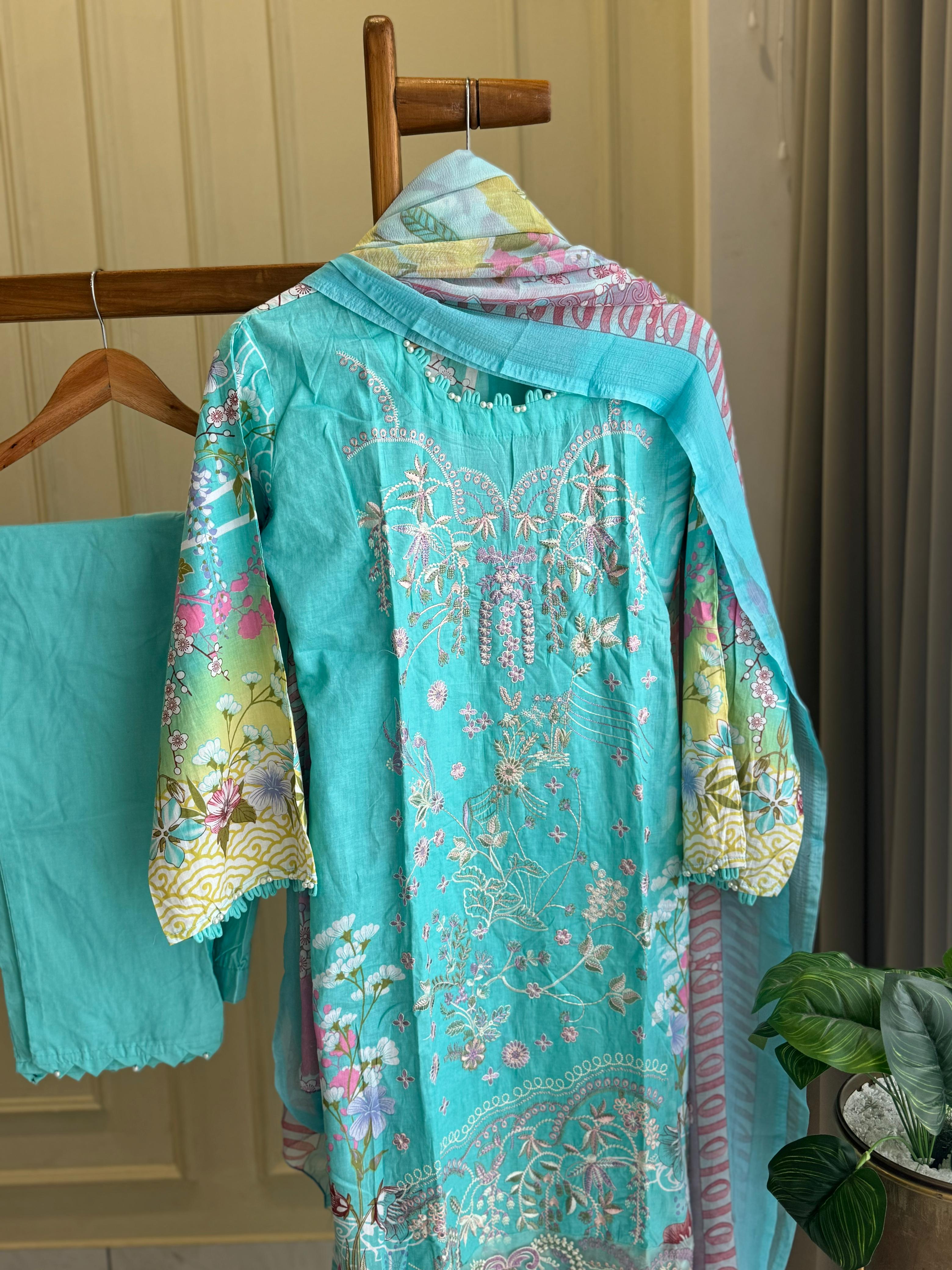 Floral Embroidered Pakistani Suit-5