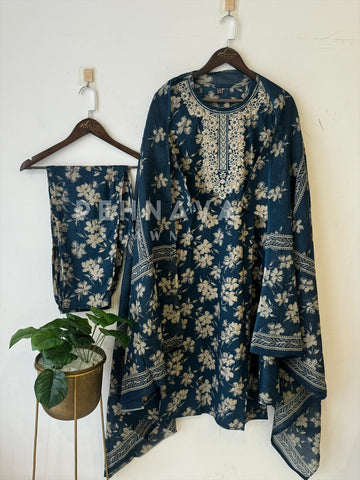 Floral Embroidery Suit Set-18233 - Pehnava Lawns