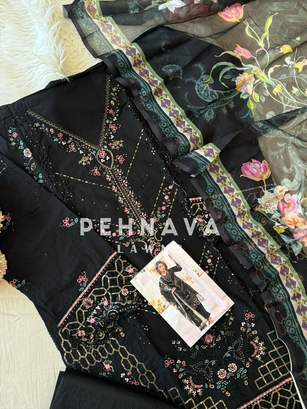 Cutwork Embroidery Suit-1002