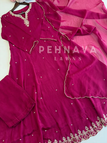 Chinon Premium Suit Set