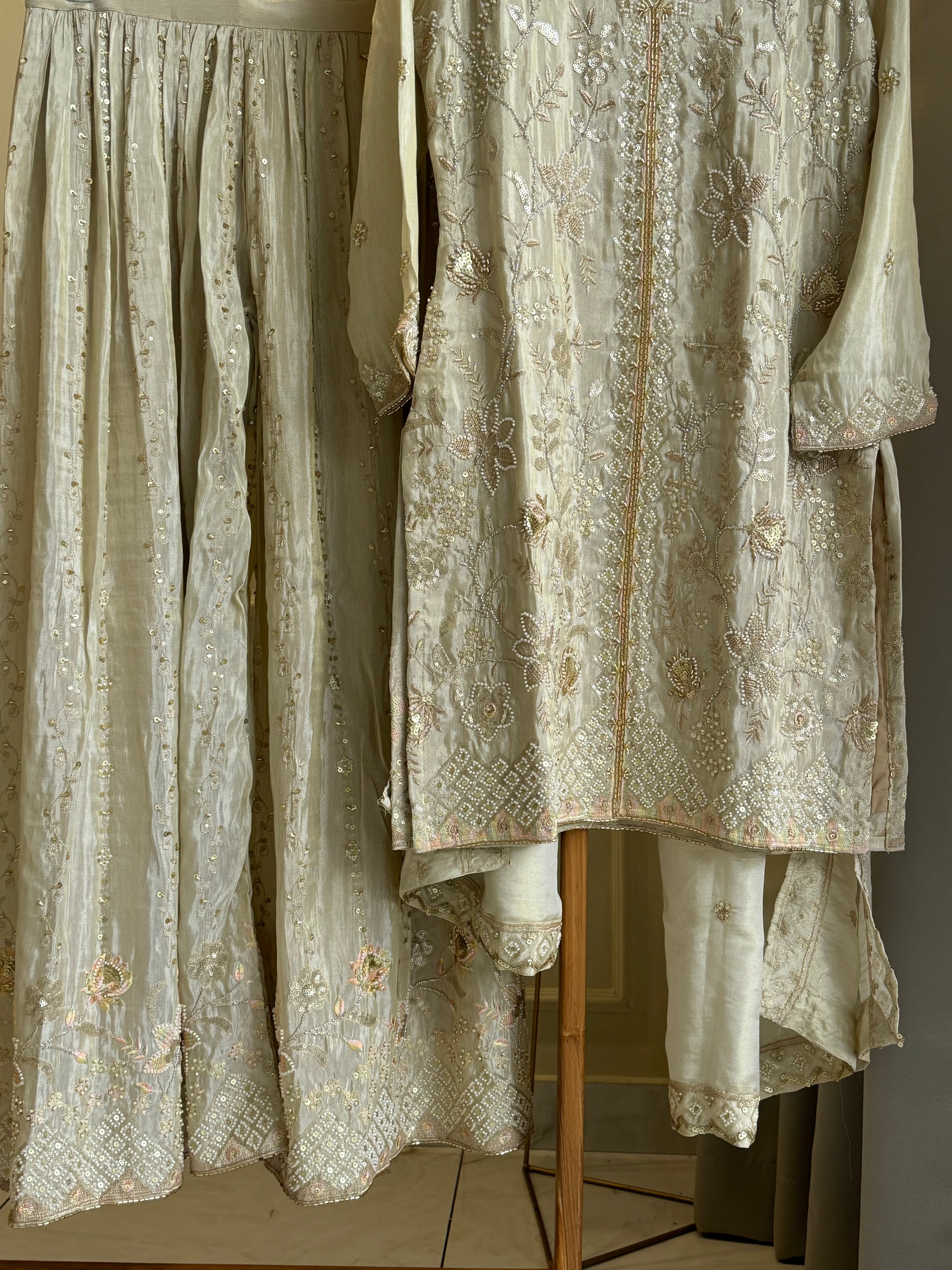 Pure Tissue Heavy Handworked Suit
